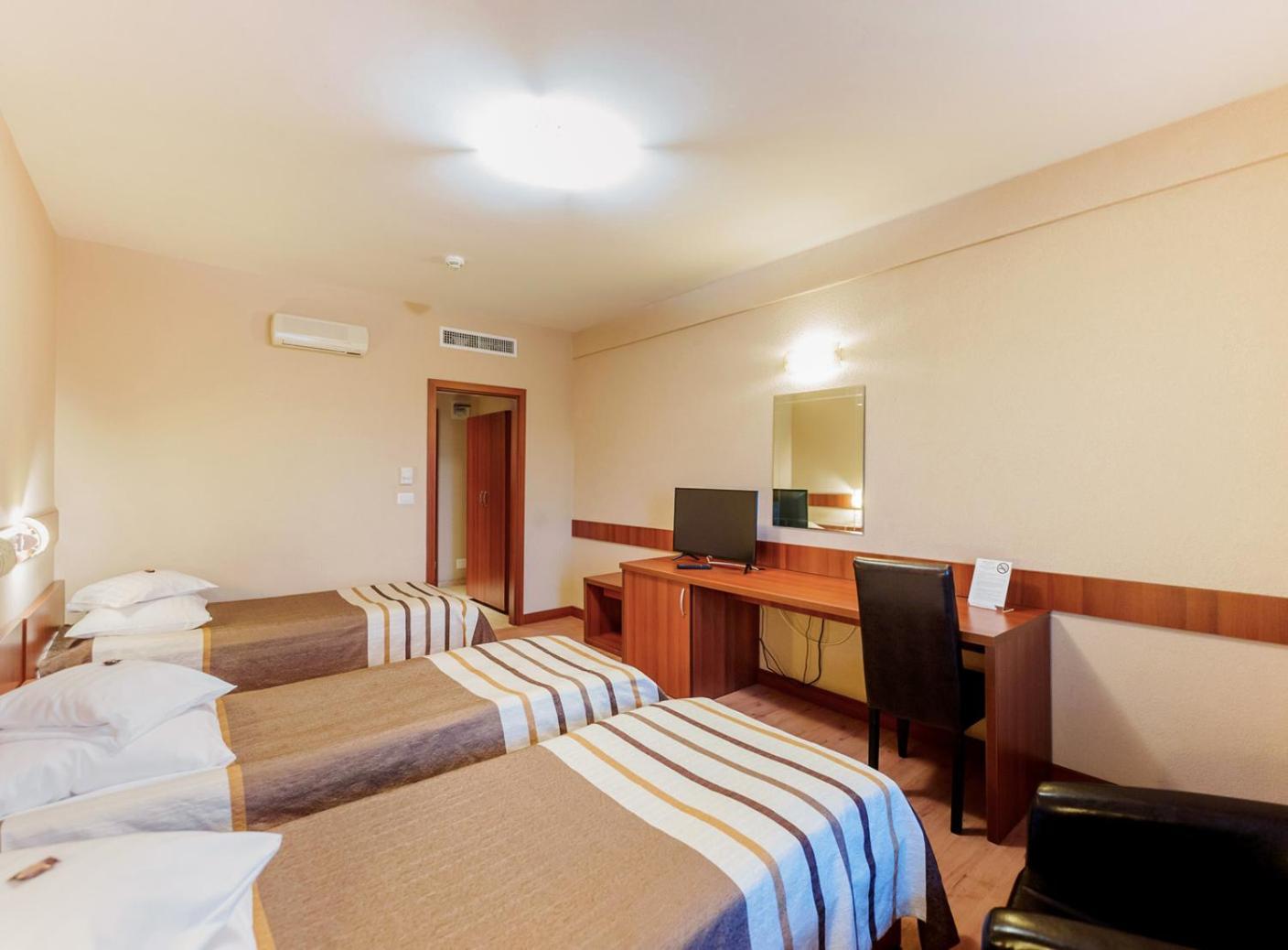 Hotel Crisana Arad Esterno foto