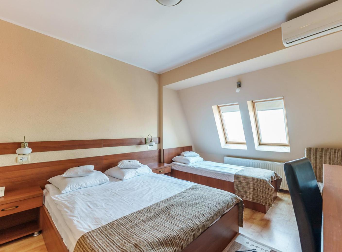 Hotel Crisana Arad Esterno foto