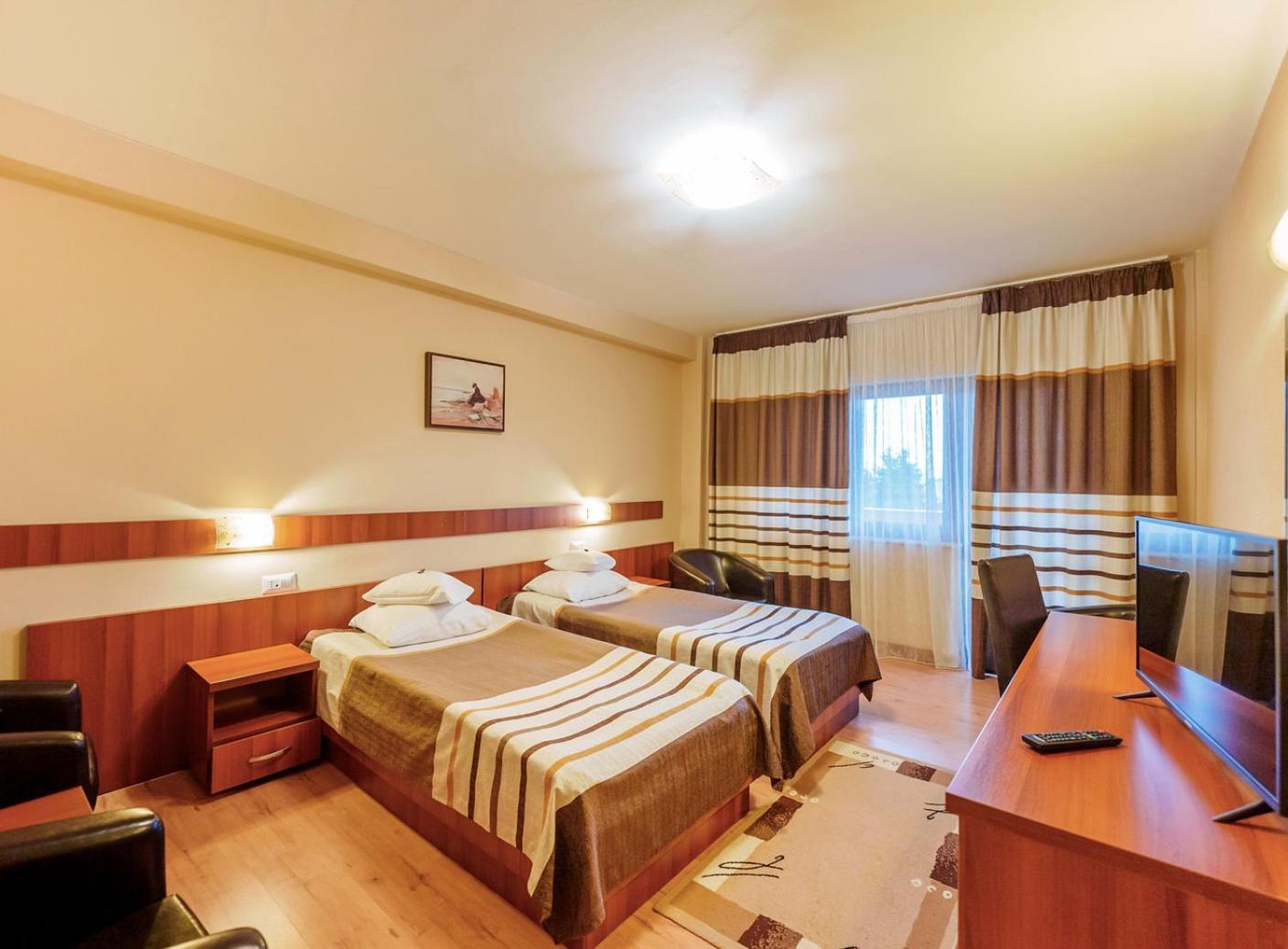 Hotel Crisana Arad Esterno foto