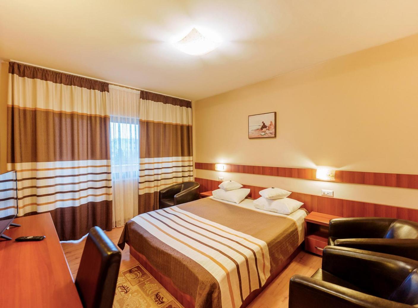 Hotel Crisana Arad Esterno foto
