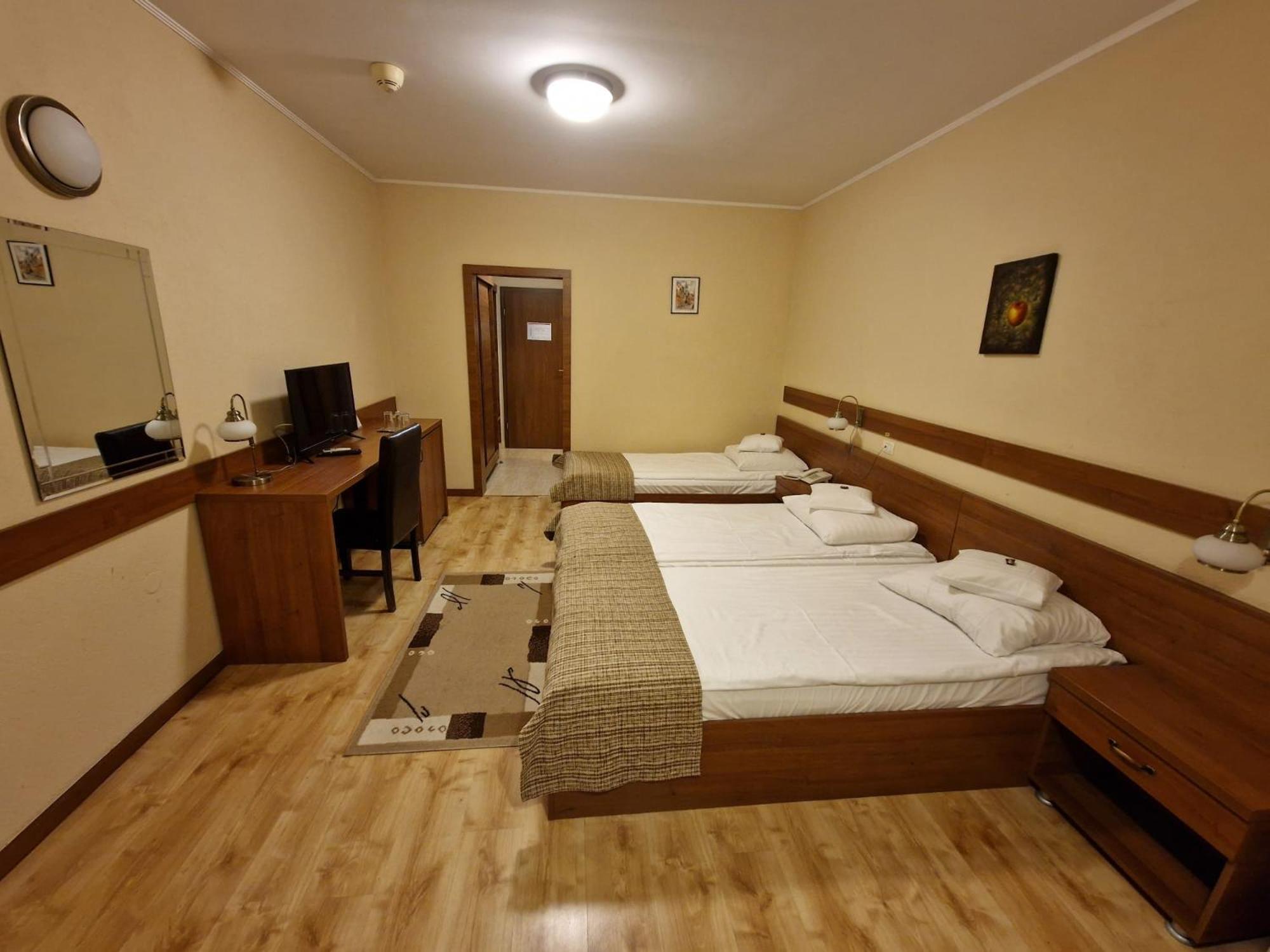 Hotel Crisana Arad Esterno foto
