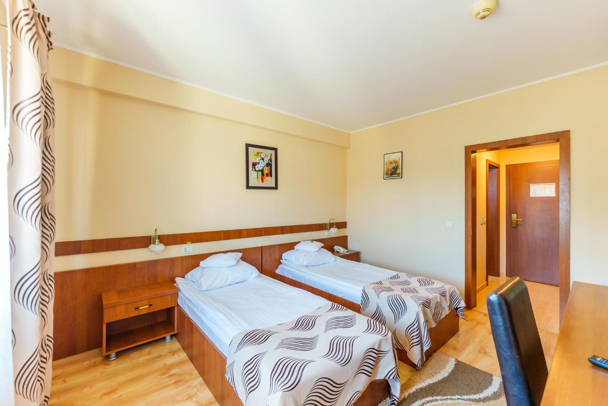 Hotel Crisana Arad Esterno foto