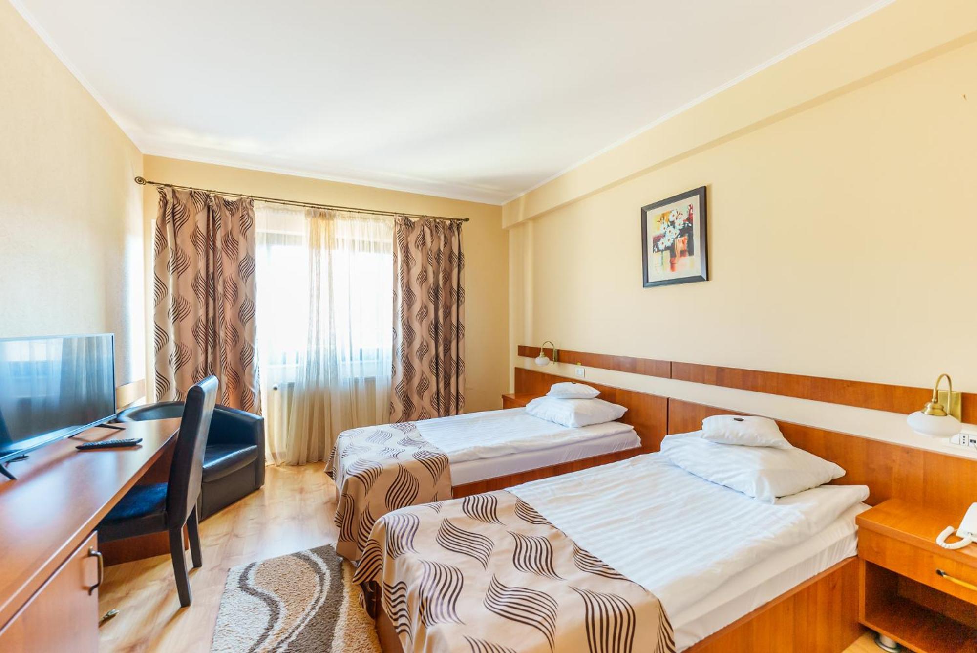 Hotel Crisana Arad Esterno foto