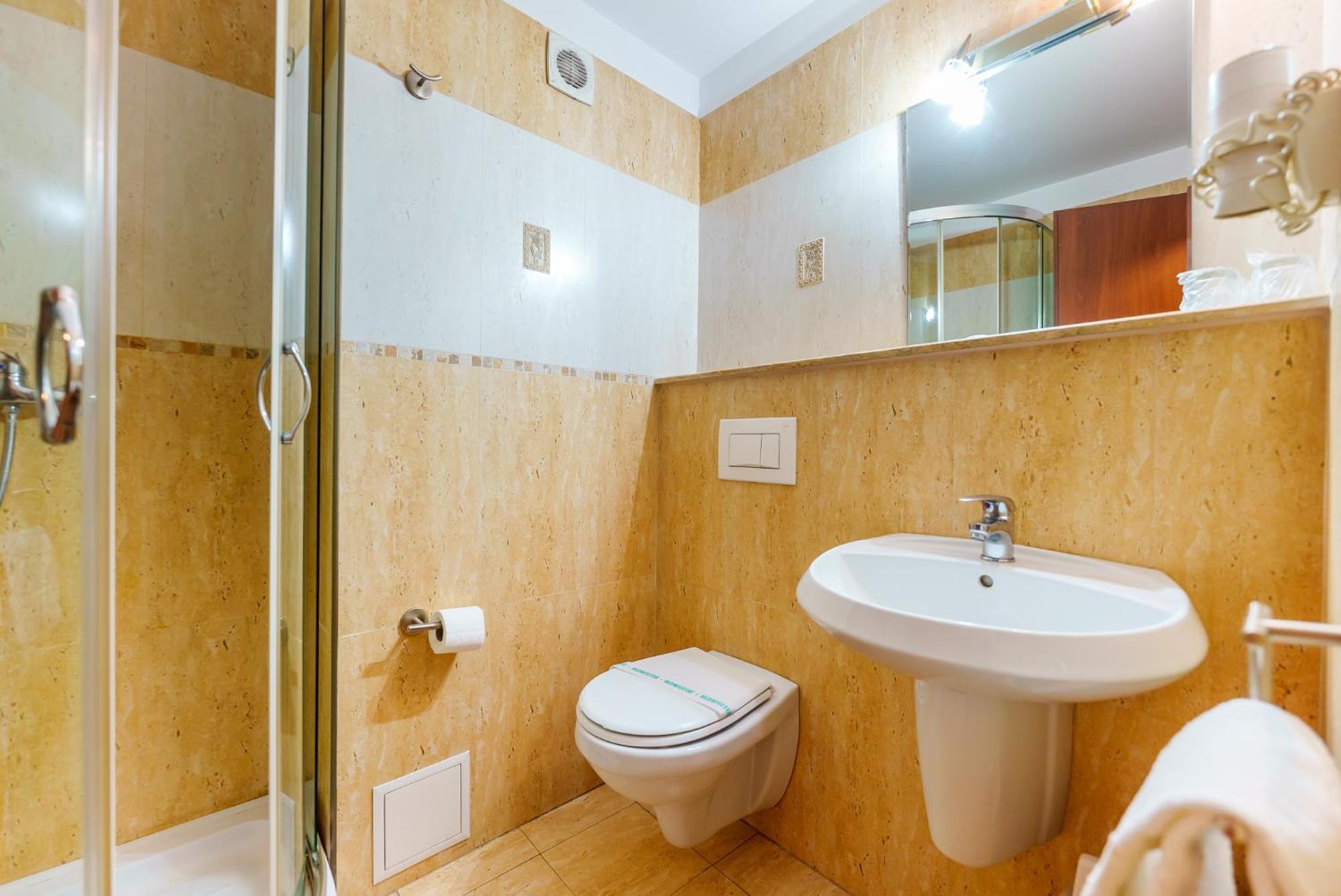 Hotel Crisana Arad Esterno foto