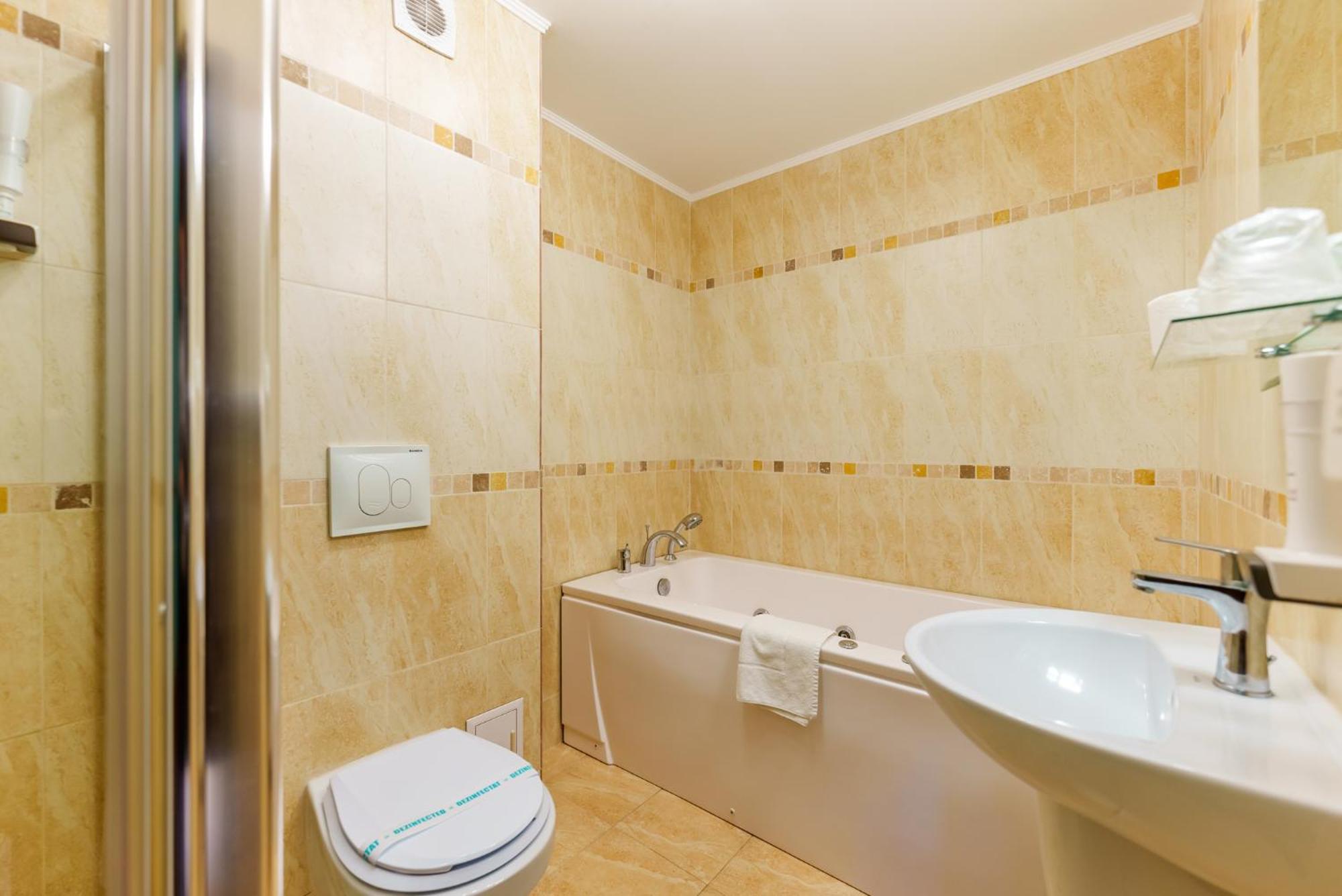 Hotel Crisana Arad Esterno foto