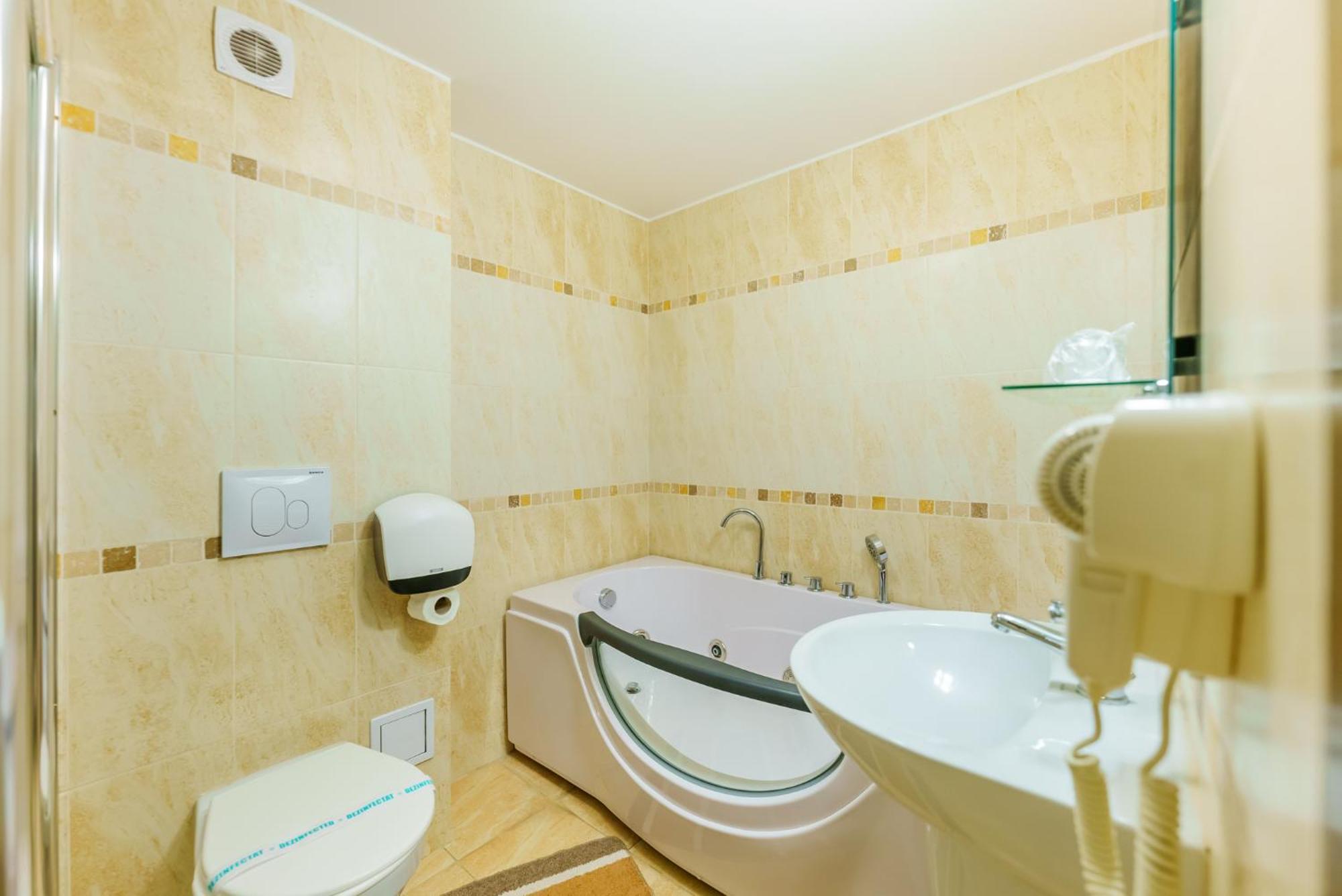 Hotel Crisana Arad Esterno foto