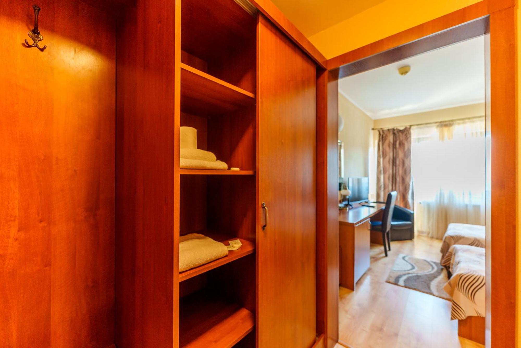 Hotel Crisana Arad Esterno foto